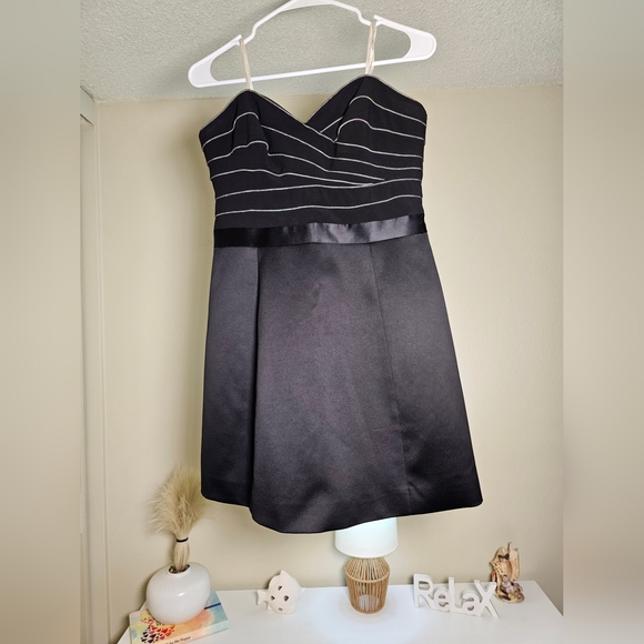 Neimen Marcus Halston Heritage Strapless Mini Cocktail Dress Chain Piping Size 6 - Picture 3 of 9